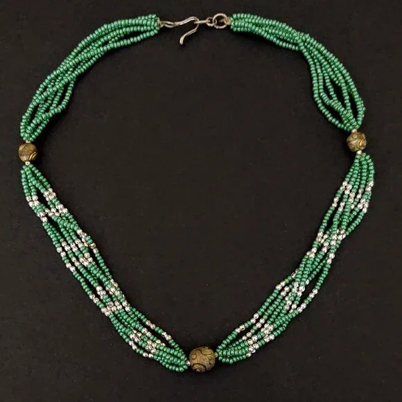 Vintage green and silver seed bead choker with matte gold beads - Picture 5 of 10